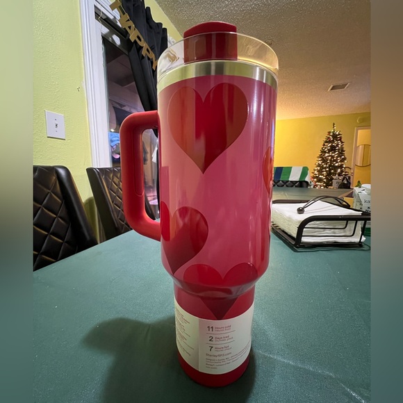 Target x Stanley Valentine’s Day 40oz H2.0 Tumbler Rouge Heart Gradient - Picture 5 of 7